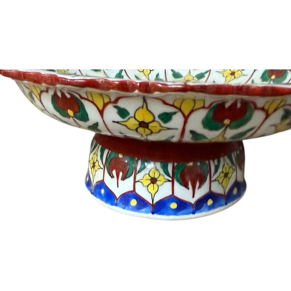 Thai Vintage Collectible Hand-Painted Porcelain Bencharong Stem Cup - Picture 5 of 15